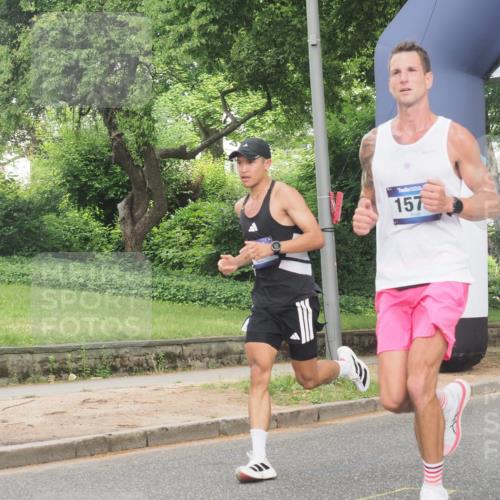 29.06.2025 - hella hamburg halbmarathon KatJ http://msf.ph/oto/8332920 29.06.2025 10:17:32 Zwischen KM18-KM19 1577 meine-sportfotos.de