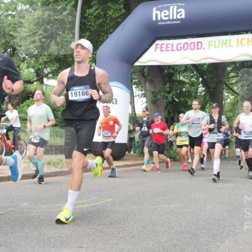 29.06.2025 - hella hamburg halbmarathon KatJ http://msf.ph/oto/8332982 29.06.2025 10:47:26 Zwischen KM18-KM19 1420, 2391, 2978, 5839, 6201, 7759, 8290, 8662 meine-sportfotos.de