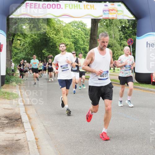 29.06.2025 - hella hamburg halbmarathon MichiJ http://msf.ph/oto/8333051 29.06.2025 10:38:29 Zwischen KM18-KM19 2670, 4077, 5600, 7930, 7932, 8989, 9959, 10868, 11733, 13015, 13073, 13976, 14458, 14626, 15720, 15899, 16291 meine-sportfotos.de