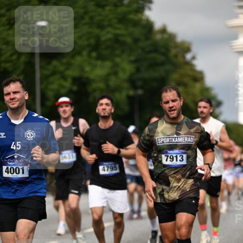 29.06.2025 - hella hamburg halbmarathon Dr. Thomas Lammeyer http://msf.ph/oto/8333060 29.06.2025 10:17:46 Kennedybrücke 1194, 1747, 1939, 2055, 2359, 2721, 2891, 2904, 4001, 4032, 4795, 4962, 5631, 5719, 6207, 7460, 7462, 7913, 8673, 9141, 9612, 9631, 9886, 10442, 10443 meine-sportfotos.de