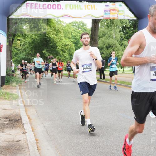 29.06.2025 - hella hamburg halbmarathon MichiJ http://msf.ph/oto/8333072 29.06.2025 10:38:30 Zwischen KM18-KM19 2670, 4077, 5600, 7930, 7932, 8989, 9959, 10868, 11733, 13015, 13073, 13726, 13976, 14458, 14626, 15720, 15871, 15899, 16291 meine-sportfotos.de