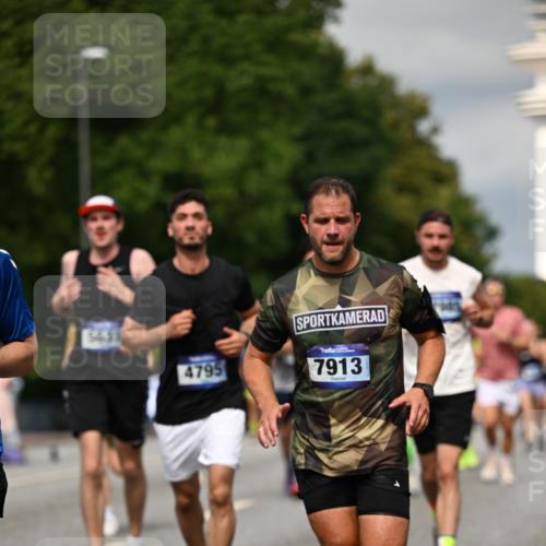 29.06.2025 - hella hamburg halbmarathon Dr. Thomas Lammeyer http://msf.ph/oto/8333129 29.06.2025 10:17:46 Kennedybrücke 1194, 1747, 1939, 2055, 2359, 2721, 2891, 2904, 4001, 4032, 4795, 4962, 5631, 5719, 6207, 7460, 7462, 7913, 8673, 9141, 9612, 9631, 9886, 10442, 10443 meine-sportfotos.de