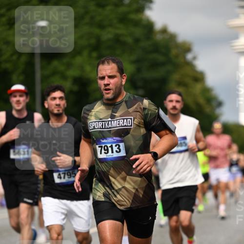 29.06.2025 - hella hamburg halbmarathon Dr. Thomas Lammeyer http://msf.ph/oto/8333250 29.06.2025 10:17:47 Kennedybrücke 1194, 1747, 1939, 2359, 2721, 2891, 2904, 4001, 4032, 4795, 4962, 5631, 5719, 6207, 7462, 7913, 8673, 9141, 9612, 9631, 9886, 10442, 10443 meine-sportfotos.de
