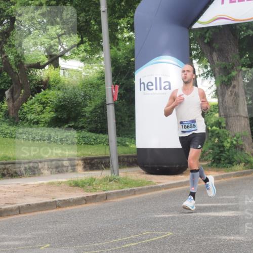 29.06.2025 - hella hamburg halbmarathon KatJ http://msf.ph/oto/8333309 29.06.2025 10:17:34 Zwischen KM18-KM19 1577 meine-sportfotos.de