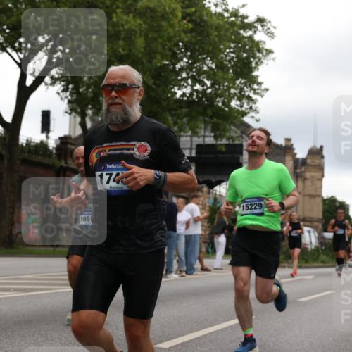 29.06.2025 - hella hamburg halbmarathon Yannick Fuchs http://msf.ph/oto/8333354 29.06.2025 10:51:49 20KM 1611, 2025, 2488, 2606, 2759, 2806, 2840, 2883, 2907, 3093, 3141, 3859, 4426, 4467, 4502, 4579, 4632, 4833, 5926, 6104, 6281, 6302, 6531, 6595, 7138, 7189, 7833, 8585, 9316, 9450, 9485, 10599, 10788, 11645, 13465, 13816, 14571, 15217, 15229, 16517, 16531, 17405, 17415, 17455, 17543, 18068, 18492, 18501, 18508, 18587, 18762, 18891 meine-sportfotos.de
