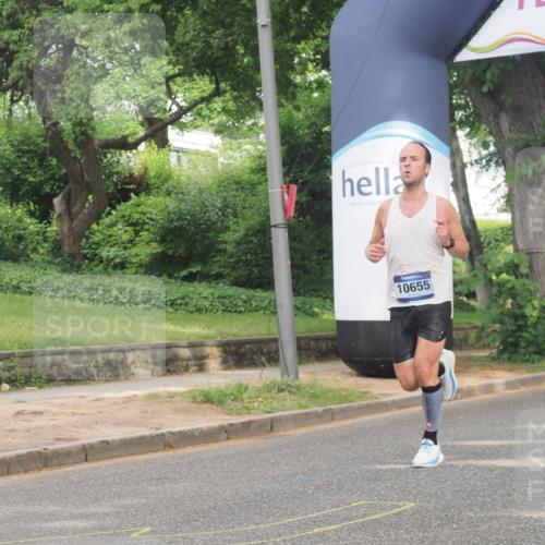 29.06.2025 - hella hamburg halbmarathon KatJ http://msf.ph/oto/8333358 29.06.2025 10:17:34 Zwischen KM18-KM19 1577 meine-sportfotos.de