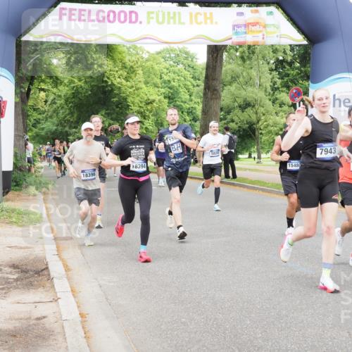 29.06.2025 - hella hamburg halbmarathon MichiJ http://msf.ph/oto/8333464 29.06.2025 10:38:34 Zwischen KM18-KM19 2670, 4077, 5018, 5820, 7397, 7943, 8989, 13403, 13726, 13976, 14458, 14626, 15480, 15871, 16291, 16716, 17823, 18394 meine-sportfotos.de