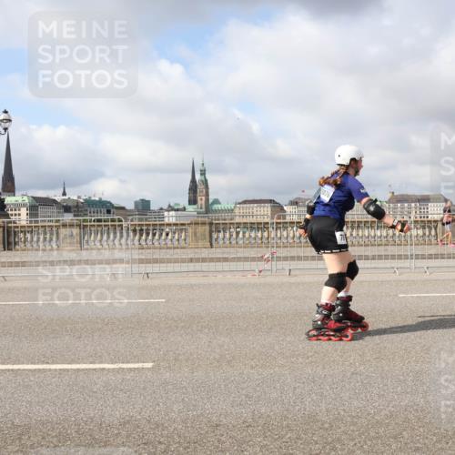 29.06.2025 - hella hamburg halbmarathon Lena Gebhardt http://msf.ph/oto/8333492 29.06.2025 09:08:42 Lombardsbrücke 920 meine-sportfotos.de