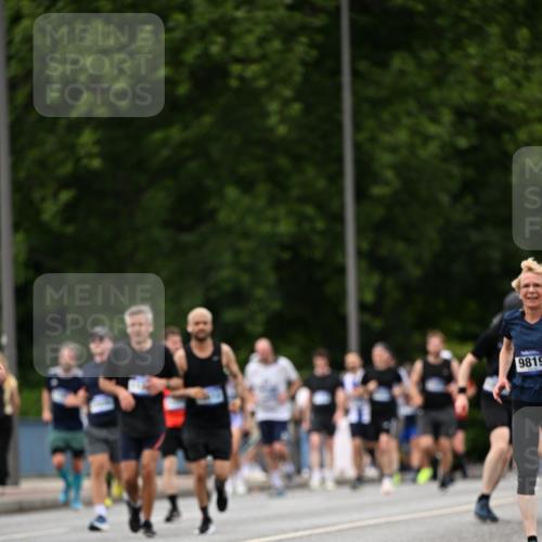 29.06.2025 - hella hamburg halbmarathon Dr. Thomas Lammeyer http://msf.ph/oto/8333500 29.06.2025 10:39:50 Kennedybrücke 2198, 2412, 2787, 2827, 3170, 3828, 3958, 4333, 4413, 4696, 4703, 4965, 5147, 6029, 6189, 6365, 6397, 6471, 6867, 8249, 8296, 8567, 9470, 9803, 9819, 10360, 10565, 10652, 11233, 11359 meine-sportfotos.de