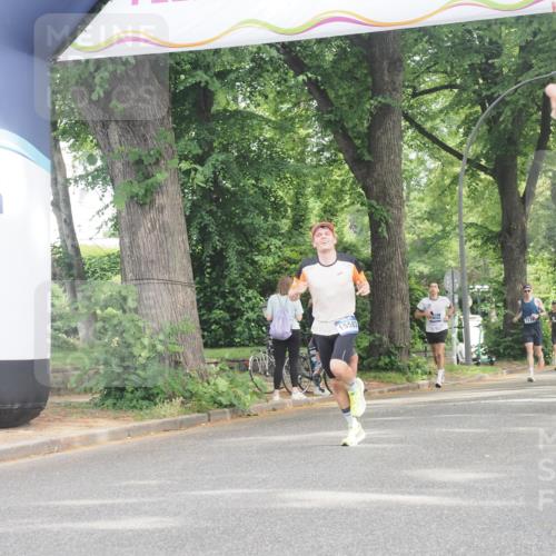 29.06.2025 - hella hamburg halbmarathon KatJ http://msf.ph/oto/8333668 29.06.2025 10:17:36 Zwischen KM18-KM19 1577 meine-sportfotos.de