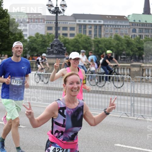 29.06.2025 - hella hamburg halbmarathon Jannik Wohlers http://msf.ph/oto/8333857 29.06.2025 10:40:37 Lombardsbrücke 1317, 1731, 2805, 2858, 4234, 4530, 4638, 4774, 4775, 5086, 5225, 5549, 5753, 6088, 6098, 6474, 6842, 7661, 7829, 8429, 8430, 8751, 8769, 9009, 9237, 9962, 10269, 10407, 10644, 10835, 11053, 11686, 11759, 11851, 13168, 13778, 13848, 14553, 14776, 15953, 16028, 16297, 16449, 16454, 16802, 16981, 17233, 17234, 17872, 17879, 18142, 18494, 18580, 18844 meine-sportfotos.de
