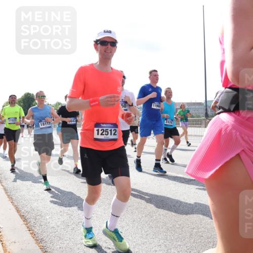 29.06.2025 - hella hamburg halbmarathon Lena Gebhardt http://msf.ph/oto/8333868 29.06.2025 10:00:30 Lombardsbrücke 4767, 11527, 50, 11960, 18117, 643, 12512, 2426, 1019, 1125, 1180, 1239, 1264, 1526, 1544, 1568, 1583, 1611, 1681, 2027, 2086, 2099, 2159, 2236, 2346, 2426, 2447, 2474, 2582, 2584, 2606, 2652, 2730, 2982, 3042, 3059, 3141, 3177, 3181, 3319, 3400, 3794, 3861, 3898, 3983, 4013, 4419, 4579, 4594, 4632, 4767, 4796, 4813, 4940, 4945, 5272, 5643, 5728, 6082, 6084, 6104, 6138, 6220, 6260, 6443, 6470, 6581, 8478, 9553, 9555, 9577, 10599 meine-sportfotos.de