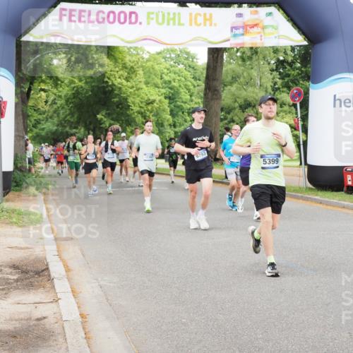 29.06.2025 - hella hamburg halbmarathon MichiJ http://msf.ph/oto/8333873 29.06.2025 10:38:38 Zwischen KM18-KM19 5018, 5399, 5820, 7134, 7397, 7943, 8205, 9057, 9793, 10891, 12367, 13403, 13707, 13726, 15480, 15871, 16716, 17823, 18394 meine-sportfotos.de