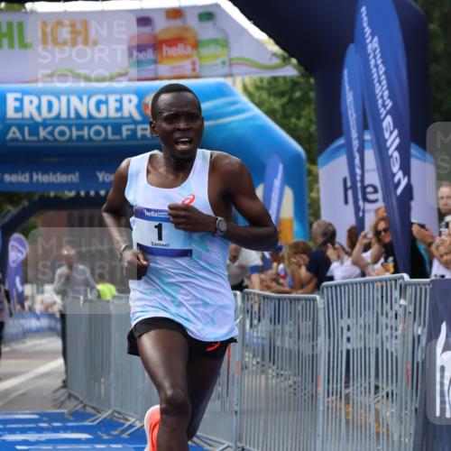 29.06.2025 - hella hamburg halbmarathon Strokosch-Dieckow http://msf.ph/oto/8333886 29.06.2025 10:01:00 Ziel 1, 5 meine-sportfotos.de