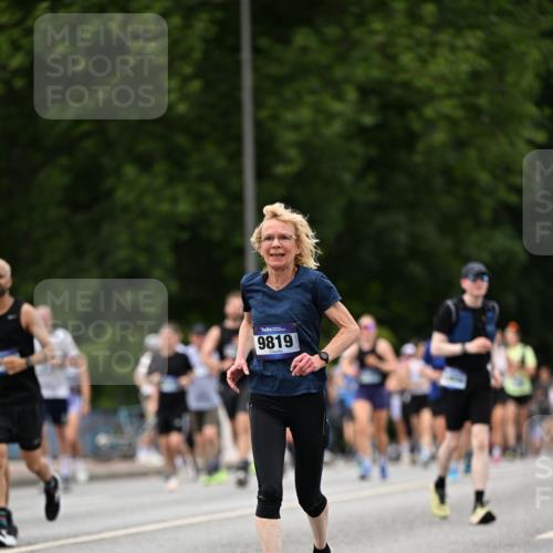 29.06.2025 - hella hamburg halbmarathon Dr. Thomas Lammeyer http://msf.ph/oto/8333910 29.06.2025 10:39:52 Kennedybrücke 2198, 2412, 2787, 2827, 3828, 4413, 4703, 4965, 5147, 6029, 6189, 6471, 6867, 8296, 8567, 8947, 9470, 9803, 9819, 10360, 10565, 10652, 11187, 11198, 11233, 11359 meine-sportfotos.de
