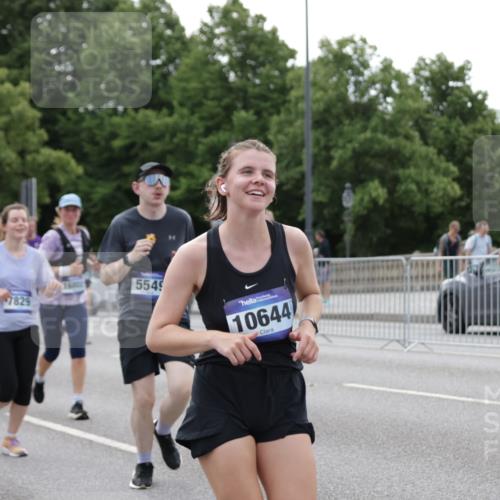 29.06.2025 - hella hamburg halbmarathon Jannik Wohlers http://msf.ph/oto/8333962 29.06.2025 10:40:40 Lombardsbrücke 1317, 1731, 2805, 2858, 4234, 4412, 4530, 4638, 4774, 4775, 5086, 5225, 5549, 6088, 6098, 6474, 6842, 7661, 7829, 8385, 8751, 8769, 8878, 9009, 9237, 9962, 10269, 10407, 10644, 10835, 11053, 11759, 11851, 13168, 13778, 13848, 14253, 14553, 14776, 15076, 15953, 16297, 16454, 16802, 16981, 17233, 17234, 17872, 17879, 18142, 18494, 18580, 18844 meine-sportfotos.de
