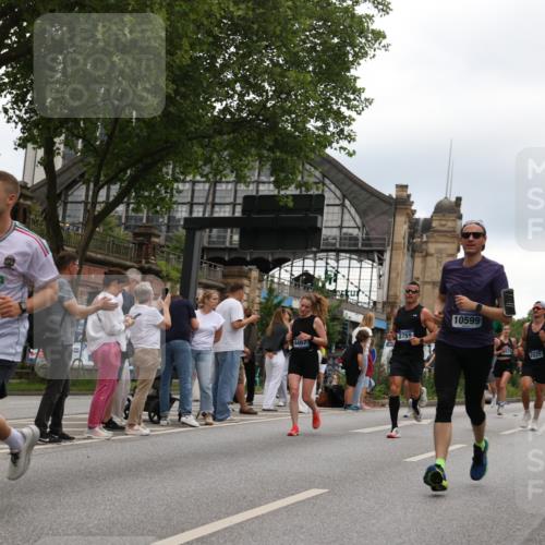 29.06.2025 - hella hamburg halbmarathon Yannick Fuchs http://msf.ph/oto/8334017 29.06.2025 10:51:51 20KM 1595, 1611, 2025, 2488, 2606, 2759, 2806, 2840, 2883, 2907, 3093, 3141, 3859, 4319, 4426, 4467, 4502, 4579, 4632, 4833, 5341, 5926, 6104, 6281, 6302, 6531, 6595, 7138, 7189, 8322, 8585, 9316, 9485, 10599, 10788, 11645, 13465, 13816, 14266, 14571, 15217, 15229, 16517, 16531, 17405, 17415, 17455, 17543, 18068, 18180, 18492, 18501, 18587, 18762, 18891 meine-sportfotos.de