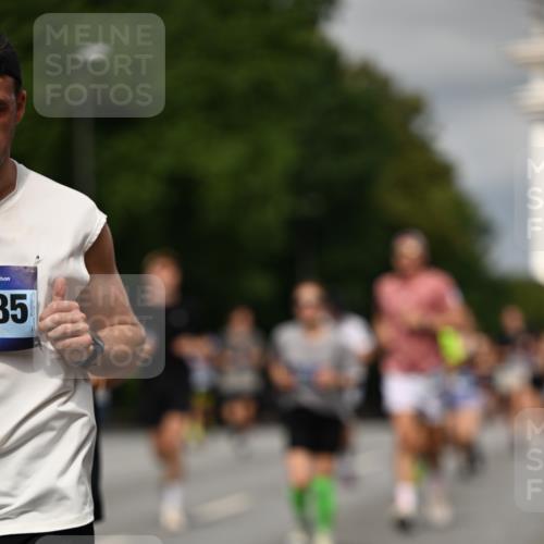 29.06.2025 - hella hamburg halbmarathon Dr. Thomas Lammeyer http://msf.ph/oto/8334042 29.06.2025 10:17:49 Kennedybrücke 1194, 1747, 1939, 2721, 2891, 2904, 4001, 4032, 4795, 4962, 5631, 5719, 6089, 6207, 7462, 7913, 8673, 9141, 9612, 9631, 9886, 10442, 10443 meine-sportfotos.de