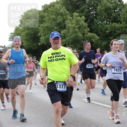 29.06.2025 - hella hamburg halbmarathon Jannik Wohlers http://msf.ph/oto/8334059 29.06.2025 10:40:41 Lombardsbrücke 1317, 1731, 2805, 4234, 4412, 4638, 4774, 4775, 5086, 5225, 5549, 6088, 6098, 6474, 6842, 7661, 7829, 8385, 8751, 8769, 8878, 9009, 9237, 9962, 10269, 10407, 10644, 10835, 11053, 11759, 11851, 13168, 13778, 13848, 14253, 14553, 14776, 15076, 15953, 16297, 16454, 16802, 16981, 17233, 17234, 17872, 17879, 18142, 18494, 18580, 18844 meine-sportfotos.de