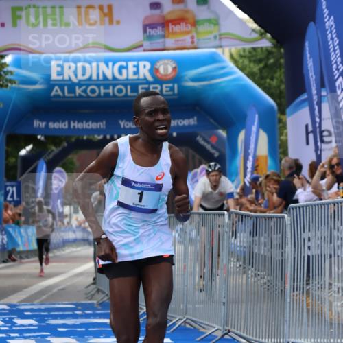 29.06.2025 - hella hamburg halbmarathon Strokosch-Dieckow http://msf.ph/oto/8334086 29.06.2025 10:01:00 Ziel 1, 5 meine-sportfotos.de