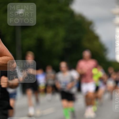 29.06.2025 - hella hamburg halbmarathon Dr. Thomas Lammeyer http://msf.ph/oto/8334089 29.06.2025 10:17:49 Kennedybrücke 1194, 1747, 1939, 2721, 2891, 2904, 4001, 4032, 4795, 4962, 5631, 5719, 6089, 6207, 7462, 7913, 8673, 9141, 9612, 9631, 9886, 10442, 10443 meine-sportfotos.de