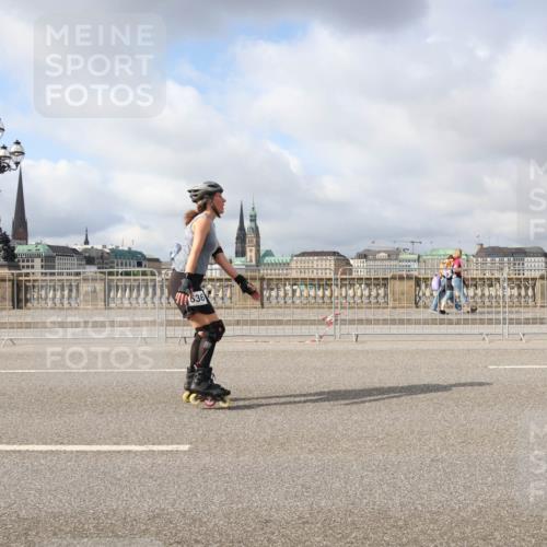 29.06.2025 - hella hamburg halbmarathon Lena Gebhardt http://msf.ph/oto/8334148 29.06.2025 09:08:57 Lombardsbrücke 536 meine-sportfotos.de