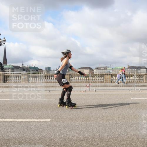 29.06.2025 - hella hamburg halbmarathon Lena Gebhardt http://msf.ph/oto/8334232 29.06.2025 09:08:57 Lombardsbrücke 536 meine-sportfotos.de