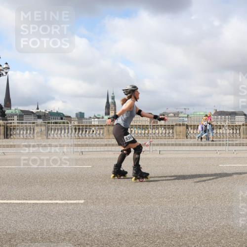 29.06.2025 - hella hamburg halbmarathon Lena Gebhardt http://msf.ph/oto/8334333 29.06.2025 09:08:57 Lombardsbrücke 536 meine-sportfotos.de