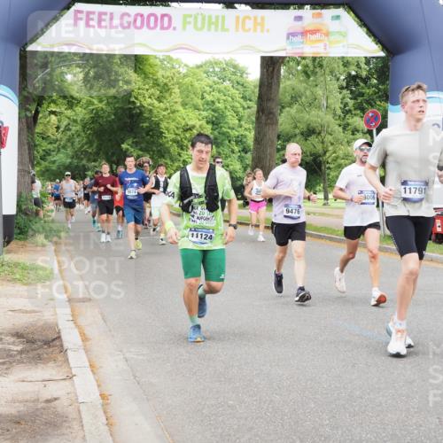 29.06.2025 - hella hamburg halbmarathon MichiJ http://msf.ph/oto/8334347 29.06.2025 10:38:43 Zwischen KM18-KM19 5399, 7134, 8205, 9057, 9093, 9476, 9739, 9793, 10215, 10603, 10891, 11124, 11791, 12367, 13707, 17129, 18006 meine-sportfotos.de