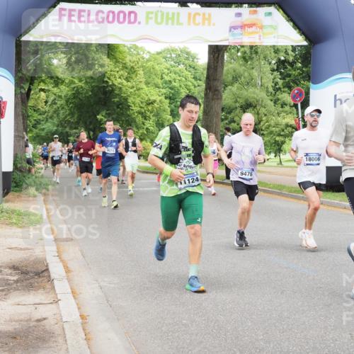 29.06.2025 - hella hamburg halbmarathon MichiJ http://msf.ph/oto/8334398 29.06.2025 10:38:43 Zwischen KM18-KM19 5399, 7134, 8205, 9057, 9093, 9476, 9739, 9793, 10215, 10603, 10891, 11124, 11791, 12367, 13707, 17129, 18006 meine-sportfotos.de