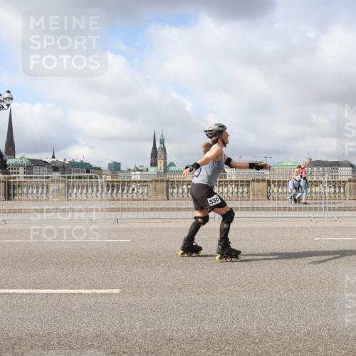 29.06.2025 - hella hamburg halbmarathon Lena Gebhardt http://msf.ph/oto/8334494 29.06.2025 09:08:57 Lombardsbrücke 536 meine-sportfotos.de