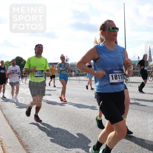 29.06.2025 - hella hamburg halbmarathon Lena Gebhardt http://msf.ph/oto/8334578 29.06.2025 10:00:31 Lombardsbrücke 4767, 11527, 1681, 18117, 154, 1019, 1180, 1239, 1264, 1526, 1544, 1568, 1583, 1611, 1681, 2027, 2086, 2099, 2159, 2236, 2346, 2426, 2447, 2474, 2582, 2584, 2606, 2652, 2730, 2982, 3042, 3059, 3141, 3177, 3181, 3319, 3400, 3794, 3861, 3898, 3983, 4419, 4579, 4594, 4632, 4767, 4796, 4813, 4940, 4945, 5272, 5643, 5728, 6082, 6084, 6104, 6138, 6220, 6260, 6443, 6470, 6581, 8478, 8632, 9553, 9555, 9577, 10074, 10599 meine-sportfotos.de