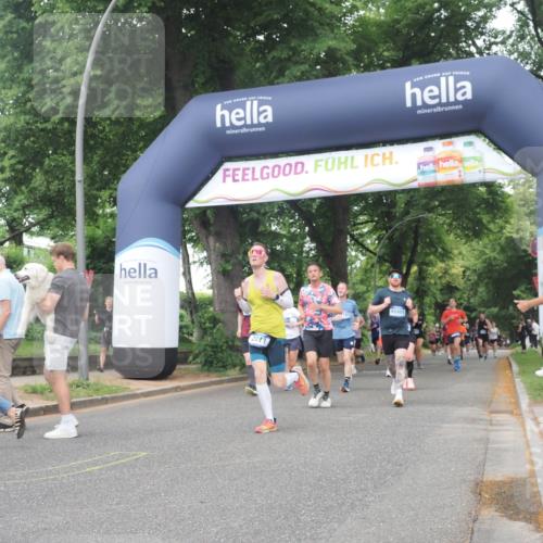 29.06.2025 - hella hamburg halbmarathon KatJ http://msf.ph/oto/8334606 29.06.2025 10:47:42 Zwischen KM18-KM19 1006, 1414, 1453, 2011, 2086, 2322, 2323, 7033 meine-sportfotos.de