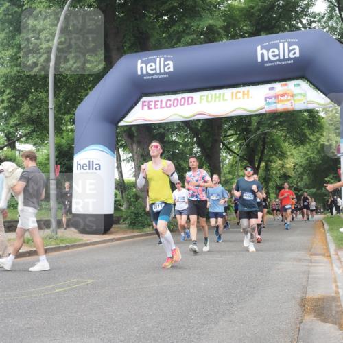 29.06.2025 - hella hamburg halbmarathon KatJ http://msf.ph/oto/8334621 29.06.2025 10:47:42 Zwischen KM18-KM19 1006, 1414, 1453, 2011, 2086, 2322, 2323, 7033 meine-sportfotos.de