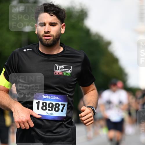 29.06.2025 - hella hamburg halbmarathon Dr. Thomas Lammeyer http://msf.ph/oto/8334673 29.06.2025 09:55:53 Kennedybrücke 1057, 1139, 1169, 1512, 1569, 1604, 1763, 3305, 3618, 4565, 4871, 4915, 5007, 5011, 5047, 5231, 5336, 5690, 6373, 6700, 6711, 7185, 7710, 8564, 8852, 9444, 9547, 10493, 10691, 10741, 11062 meine-sportfotos.de