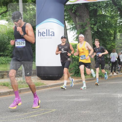 29.06.2025 - hella hamburg halbmarathon KatJ http://msf.ph/oto/8334674 29.06.2025 10:17:44 Zwischen KM18-KM19 1122, 2604 meine-sportfotos.de