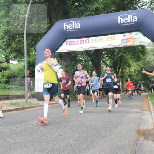 29.06.2025 - hella hamburg halbmarathon KatJ http://msf.ph/oto/8334684 29.06.2025 10:47:42 Zwischen KM18-KM19 1006, 1414, 1453, 2011, 2086, 2322, 2323, 7033 meine-sportfotos.de