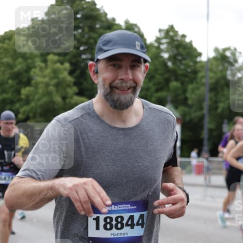29.06.2025 - hella hamburg halbmarathon Jannik Wohlers http://msf.ph/oto/8334693 29.06.2025 10:40:44 Lombardsbrücke 1317, 1731, 2229, 2805, 4234, 4412, 4638, 5086, 5225, 5549, 6088, 6474, 6842, 7661, 7821, 7829, 8293, 8385, 8751, 8769, 8878, 8992, 9962, 10269, 10407, 10644, 10835, 11759, 11851, 13168, 13778, 13848, 14253, 14553, 14776, 15076, 15953, 16297, 16454, 16802, 16846, 16981, 17233, 17234, 17872, 17879, 18142, 18494, 18580, 18844, 18888 meine-sportfotos.de