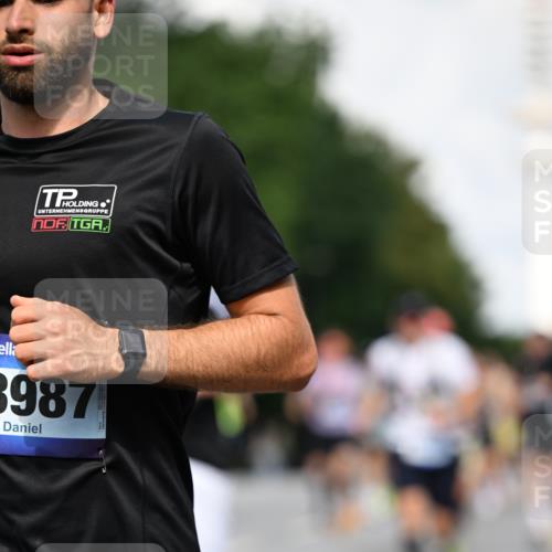 29.06.2025 - hella hamburg halbmarathon Dr. Thomas Lammeyer http://msf.ph/oto/8334783 29.06.2025 09:55:53 Kennedybrücke 1057, 1139, 1169, 1512, 1569, 1604, 1763, 3305, 3618, 4565, 4871, 4915, 5007, 5011, 5047, 5231, 5336, 5690, 6373, 6700, 6711, 7185, 7710, 8564, 8852, 9444, 9547, 10493, 10691, 10741, 11062 meine-sportfotos.de