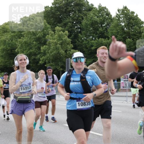 29.06.2025 - hella hamburg halbmarathon Jannik Wohlers http://msf.ph/oto/8334849 29.06.2025 10:40:46 Lombardsbrücke 1317, 1731, 2229, 2805, 3532, 3533, 4234, 4412, 4638, 5086, 5225, 5549, 5688, 5689, 6088, 6474, 6842, 7661, 7821, 7829, 8293, 8385, 8751, 8769, 8878, 8992, 9962, 10269, 10407, 10644, 10835, 11759, 11851, 13168, 13778, 13848, 14253, 14553, 14776, 15076, 15953, 16454, 16802, 16846, 16981, 17233, 17234, 17872, 17879, 18142, 18494, 18580, 18844, 18888 meine-sportfotos.de