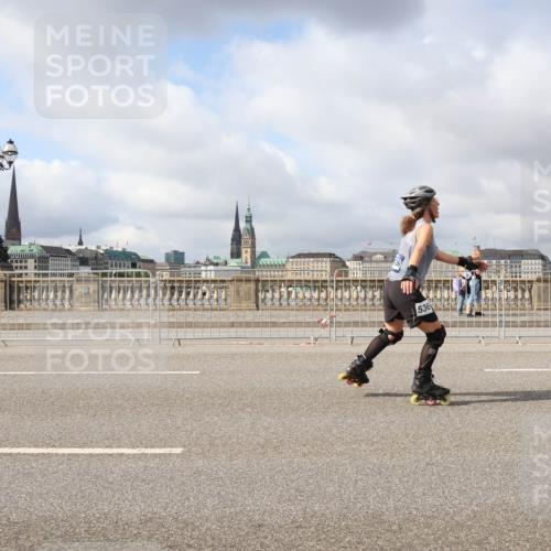 29.06.2025 - hella hamburg halbmarathon Lena Gebhardt http://msf.ph/oto/8334864 29.06.2025 09:08:57 Lombardsbrücke 536 meine-sportfotos.de