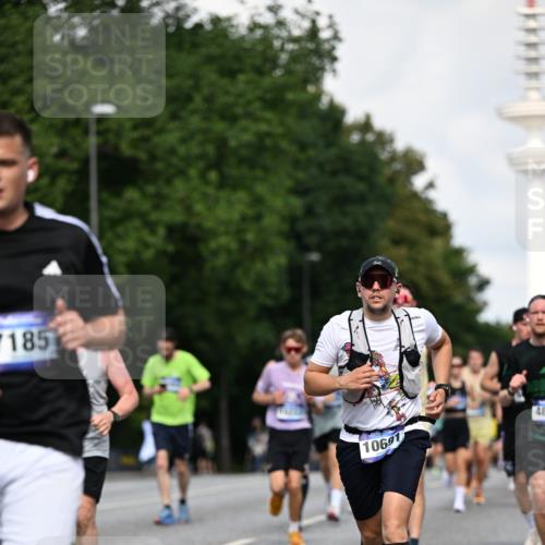 29.06.2025 - hella hamburg halbmarathon Dr. Thomas Lammeyer http://msf.ph/oto/8334915 29.06.2025 09:55:54 Kennedybrücke 1057, 1139, 1169, 1512, 1569, 1604, 3305, 3618, 4565, 4871, 4915, 5007, 5011, 5047, 5231, 5336, 5690, 6373, 6700, 6711, 7185, 7710, 8564, 8852, 9444, 9547, 10493, 10691, 10741, 11062 meine-sportfotos.de