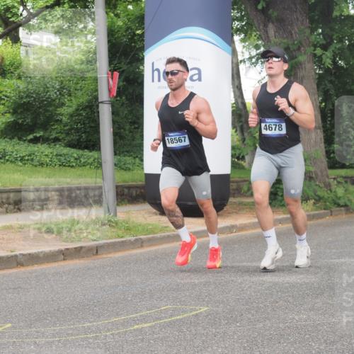 29.06.2025 - hella hamburg halbmarathon KatJ http://msf.ph/oto/8335062 29.06.2025 10:17:48 Zwischen KM18-KM19 1122, 4678, 7651 meine-sportfotos.de