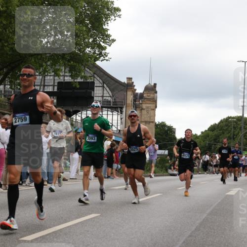 29.06.2025 - hella hamburg halbmarathon Yannick Fuchs http://msf.ph/oto/8335157 29.06.2025 10:51:53 20KM 1595, 1611, 2025, 2488, 2606, 2759, 2806, 2840, 2883, 2907, 3093, 3141, 3859, 4319, 4426, 4467, 4502, 4579, 4632, 4833, 5341, 5926, 6104, 6281, 6302, 6531, 6595, 7138, 7189, 8322, 8585, 9316, 9485, 10599, 10788, 11645, 12585, 13465, 13816, 13880, 14266, 14571, 15217, 15229, 16517, 16531, 17405, 17415, 17455, 17543, 18068, 18180, 18492, 18501, 18587, 18762, 18891 meine-sportfotos.de