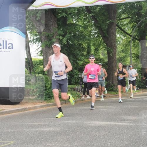 29.06.2025 - hella hamburg halbmarathon KatJ http://msf.ph/oto/8335254 29.06.2025 10:17:51 Zwischen KM18-KM19 4678, 7651, 8731 meine-sportfotos.de