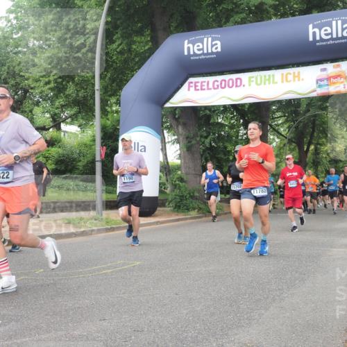 29.06.2025 - hella hamburg halbmarathon KatJ http://msf.ph/oto/8335515 29.06.2025 10:47:46 Zwischen KM18-KM19 1006, 1190, 1414, 2011, 2322, 2323, 8483 meine-sportfotos.de