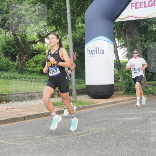 29.06.2025 - hella hamburg halbmarathon KatJ http://msf.ph/oto/8335519 29.06.2025 10:17:55 Zwischen KM18-KM19 4678, 5367, 8731 meine-sportfotos.de