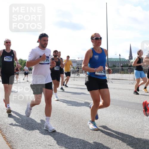 29.06.2025 - hella hamburg halbmarathon Lena Gebhardt http://msf.ph/oto/8335529 29.06.2025 10:00:33 Lombardsbrücke 4767, 35, 3400, 1681, 2879, 1019, 1180, 1239, 1264, 1526, 1544, 1568, 1583, 1611, 1681, 2027, 2086, 2099, 2159, 2236, 2346, 2426, 2447, 2474, 2606, 2652, 2730, 2982, 3042, 3059, 3141, 3177, 3181, 3319, 3400, 3794, 3861, 3898, 3983, 4419, 4579, 4594, 4616, 4632, 4767, 4796, 4813, 4940, 4945, 5272, 5418, 5643, 5728, 6082, 6084, 6104, 6138, 6220, 6260, 6443, 6470, 6581, 6757, 8478, 8632, 9553, 9555, 9577, 10074, 10599 meine-sportfotos.de