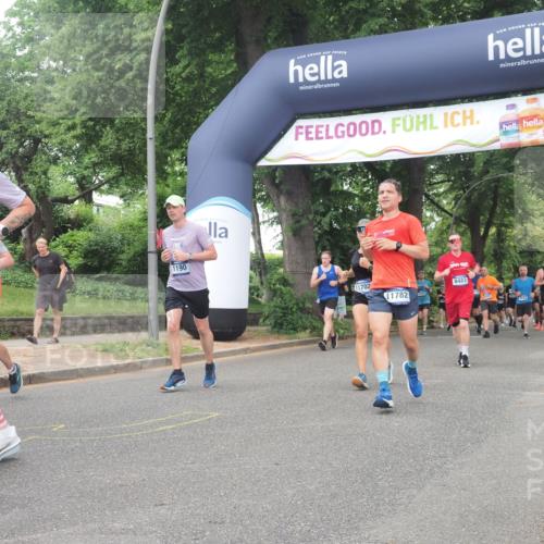 29.06.2025 - hella hamburg halbmarathon KatJ http://msf.ph/oto/8335530 29.06.2025 10:47:46 Zwischen KM18-KM19 1006, 1190, 1414, 2011, 2322, 2323, 8483 meine-sportfotos.de