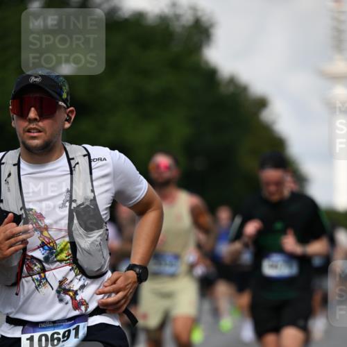 29.06.2025 - hella hamburg halbmarathon Dr. Thomas Lammeyer http://msf.ph/oto/8335534 29.06.2025 09:55:57 Kennedybrücke 1057, 1139, 1169, 1512, 1604, 3305, 3618, 4565, 4871, 4915, 5007, 5011, 5231, 5336, 6373, 6700, 6711, 7185, 7710, 7961, 8564, 8852, 9444, 9547, 10493, 10691, 10741, 11062 meine-sportfotos.de